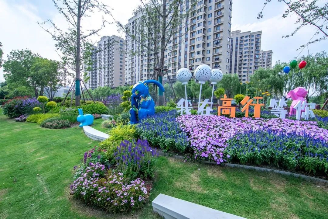 这个镇用艺术改造边边角角让生活更精美(图2) 这个镇用艺术改造边边角角让生活更精美(图2)