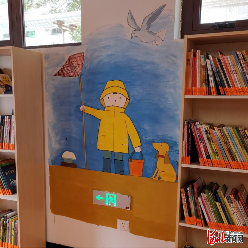 河北工艺美术职业学院新媒体艺术系师生开展墙绘志愿服务活动(图4) 河北工艺美术职业学院新媒体艺术系师生开展墙绘志愿服务活动(图4)