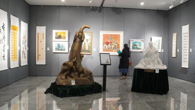 新泾地区百余名艺术家齐聚“艺·江南”大展！(图6)