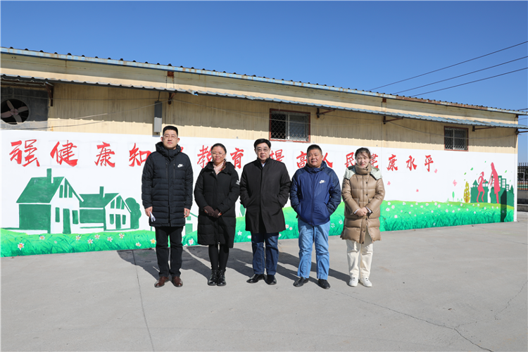 手绘文化墙 现代学子助力最美乡村建设_综合_大众网(图4)