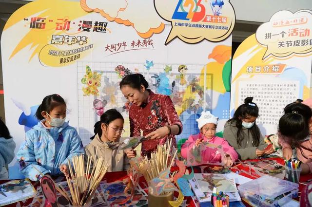 静安这里孩子们用多彩画笔描绘社区生活→(图6) 静安这里孩子们用多彩画笔描绘社区生活→(图6)