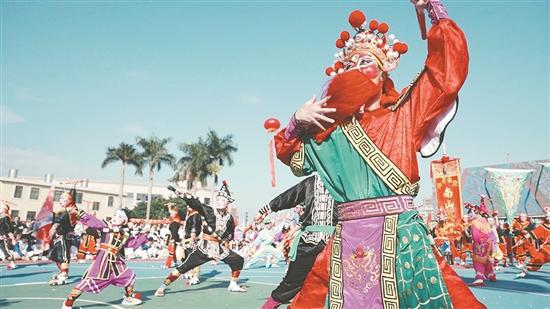 陈来发:“爆红”让英歌舞顺时而变|走进名家工作室⑧(图4) 陈来发:“爆红”让英歌舞顺时而变|走进名家工作室⑧(图4)