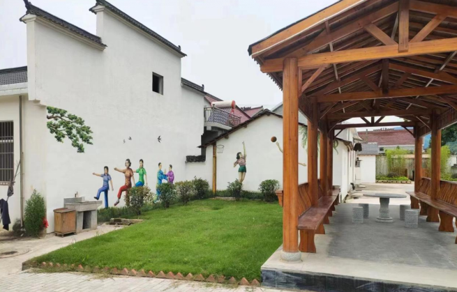 安徽青阳陵阳镇：多彩墙绘 “画”说和美乡村“新”面貌(图2)
