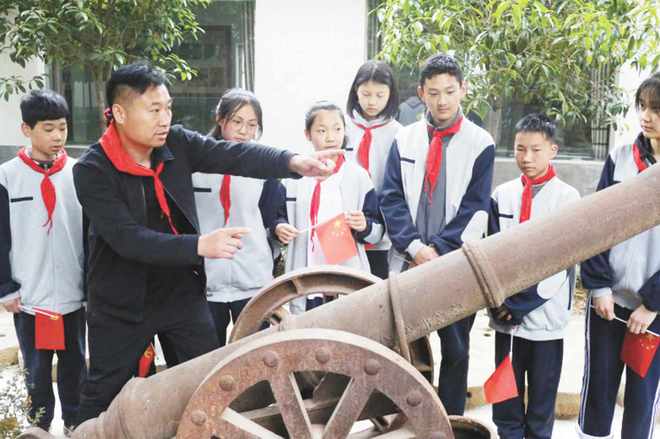 红色乡村展新颜(图2)