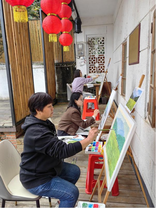 泰康乡村振兴新模式:百余农民“村ART”画笔绘家乡(图5) 泰康乡村振兴新模式:百余农民“村ART”画笔绘家乡(图5)