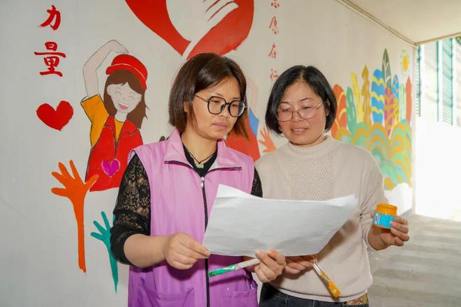 “画”里有“话”!南桥这个小区的“艺术家”带你“大开眼界”→(图3) “画”里有“话”!南桥这个小区的“艺术家”带你“大开眼界”→(图3)