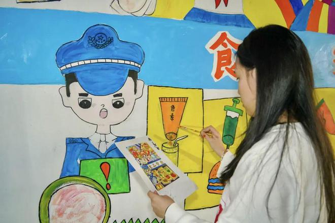 “画”里有“话”!南桥这个小区的“艺术家”带你“大开眼界”→(图7) “画”里有“话”!南桥这个小区的“艺术家”带你“大开眼界”→(图7)