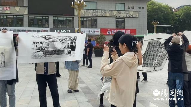 西安美术学院“版画再基层”第二季致黄陵暨高校研学黄陵作品展览活动成功举办(图2) 西安美术学院“版画再基层”第二季致黄陵暨高校研学黄陵作品展览活动成功举办(图2)