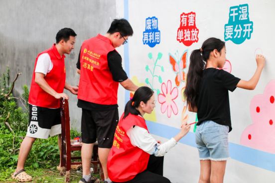 山二医临床研究生暑期“三下乡”为中国式现代化凝聚青春力量(图4) 山二医临床研究生暑期“三下乡”为中国式现代化凝聚青春力量(图4)