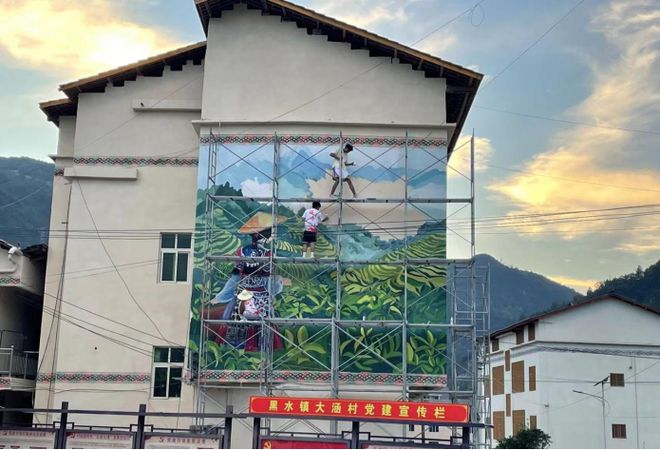 重庆对外经贸学院三下乡:点亮黑水 绘出风采(图2) 重庆对外经贸学院三下乡:点亮黑水 绘出风采(图2)