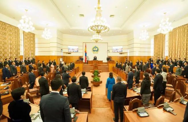 蒙古顶级“阳谋”!2025年全面恢复蒙文接轨内蒙难道想认祖归宗(图11) 蒙古顶级“阳谋”!2025年全面恢复蒙文接轨内蒙难道想认祖归宗(图11)