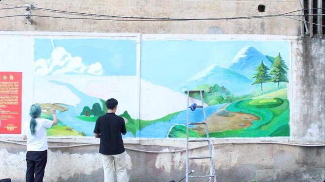 武汉大学生访聚赵李桥镇携手居民墙绘摹画美丽乡村(图6)