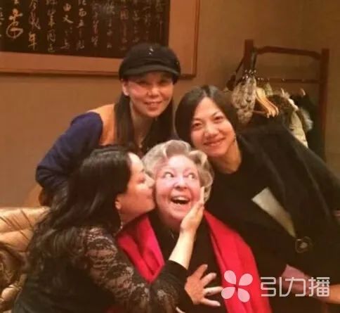 爱上中国画的79岁法国老太在苏州圆了中国梦!(图3) 爱上中国画的79岁法国老太在苏州圆了中国梦!(图3)