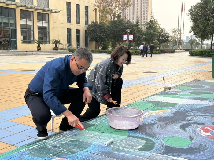 展彩绘之美 筑和合校园——记合肥一六八新店花园学校校园彩绘系列活动(图2) 展彩绘之美 筑和合校园——记合肥一六八新店花园学校校园彩绘系列活动(图2)