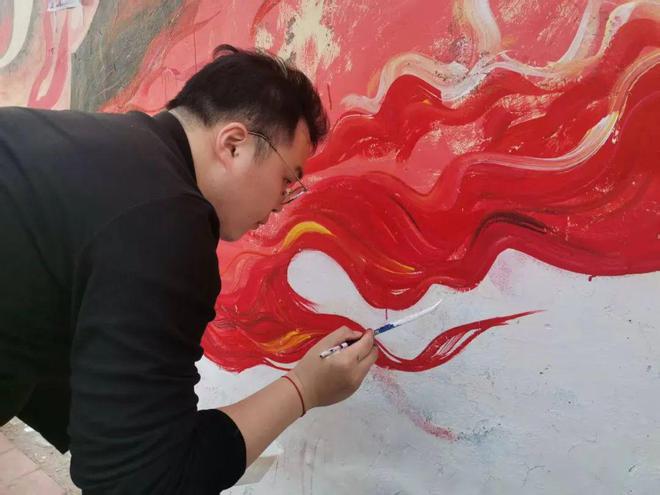完工!超大哪吒墙绘就在日照这里→(图3) 完工!超大哪吒墙绘就在日照这里→(图3)